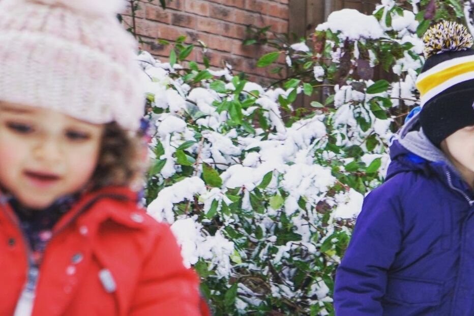 Os filhos do casal, Eva e Pedro