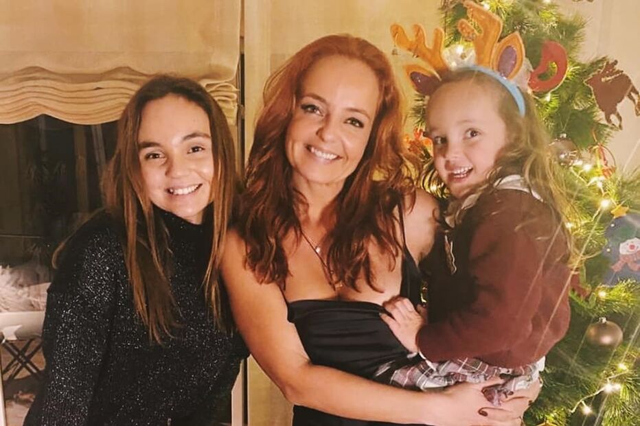 Bárbara Norton de Matos com as filhas