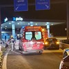 Carro capota e embate em dois carros dentro de bomba de gasolina na A16 em Mira-Sintra