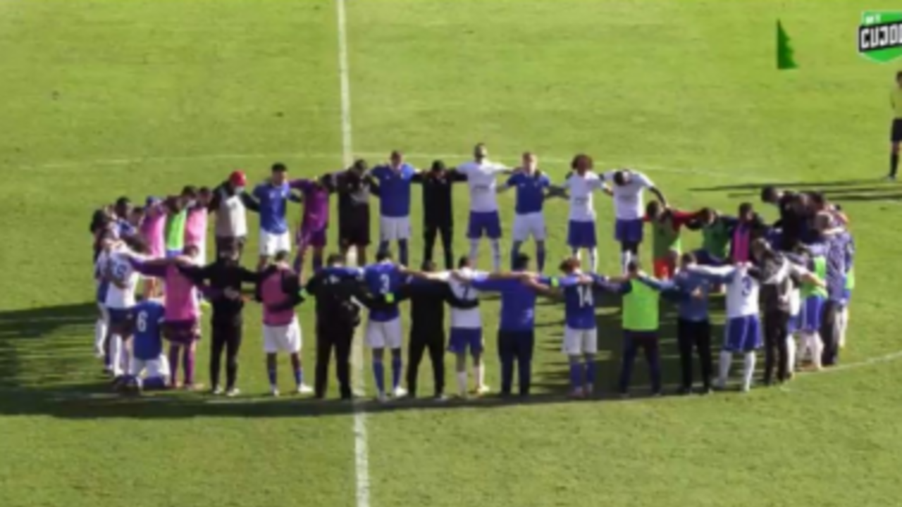 Morreu o jogador do Alverca que caiu inanimado em campo durante um