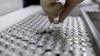 Farmacêutica Sanofi estuda possibilidade de fabricar vacinas contra a Covid-19 de concorrentes