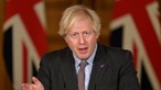 Primeiro-ministro britânico pede 'cautela' perante levantamento de restrições 