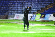 Jogo entre Santa Clara e Benfica é retomado esta segunda-feira