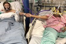 Mulher viu mãe morrer ao seu lado com Covid-19