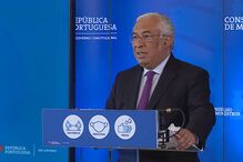 Escolas, bola e missas escapam ao novo confinamento para travar a Covid-19