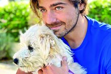 Kelly e Lourenço com a pequena Lua, recentemente adotada 