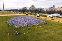 Ruas fechadas, muitos militares e bandeiras. Washington a postos para a tomada de posse de Joe Biden