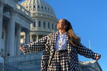 Jennifer Lopez à porta do capitólio