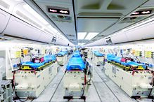 Interior de um avião de evacuação médica do ramo aéreo das Forças Armadas da Alemanha