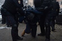 Milhares de pessoas protestam pela libertação de Alexei Navalny na Rússia. Veja as imagens