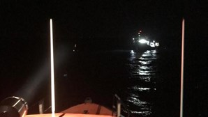 Barco de pesca naufraga ao largo de Viana do Castelo. Sete tripulantes salvos
