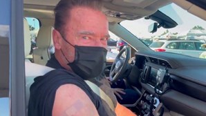 Schwarzenegger foi vacinado contra a Covid-19 e cita o "Exterminador Implacável" para deixar aviso 