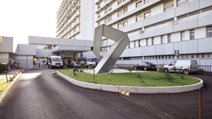 Hospital de Santarém esclarece que alargou horário das visitas de cinco para seis dias