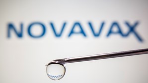 Novavax garante vacina "eficaz e segura" contra a Covid-19 e variantes 