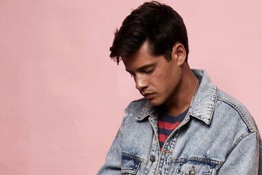 Ivo Lucas continua inconsolável após a partida da namorada, Sara