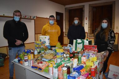 Entregam cabazes de alimentos a três famílias carenciadas de Vila do Conde