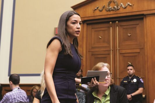 Ocasio-Cortez é alvo de ameaças frequentes de extremistas de direita 