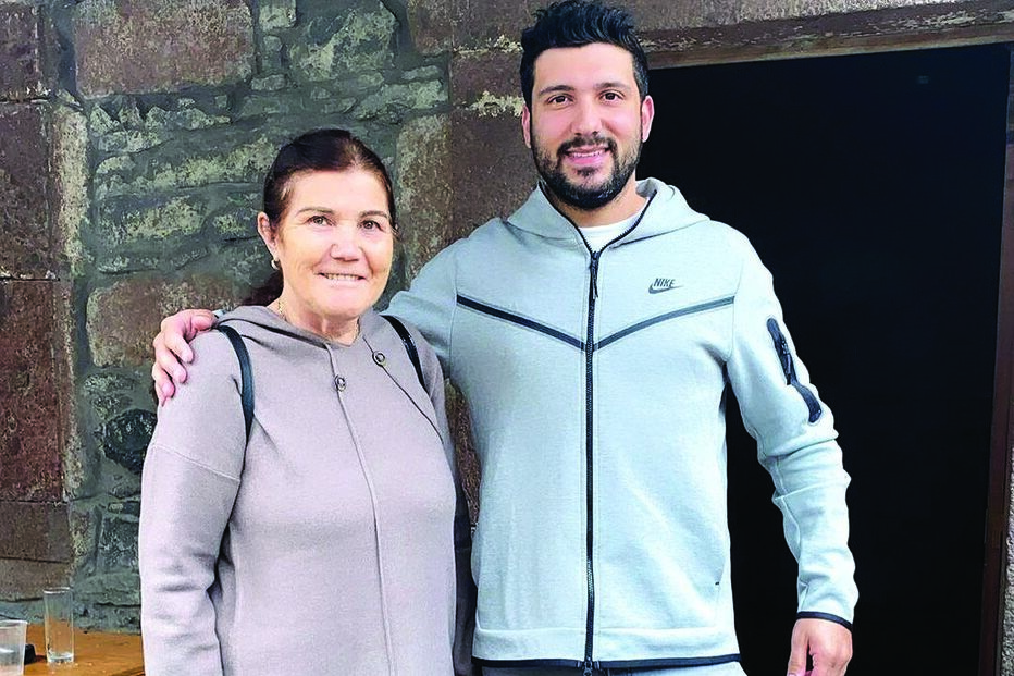 Dolores Aveiro rendida ao genro