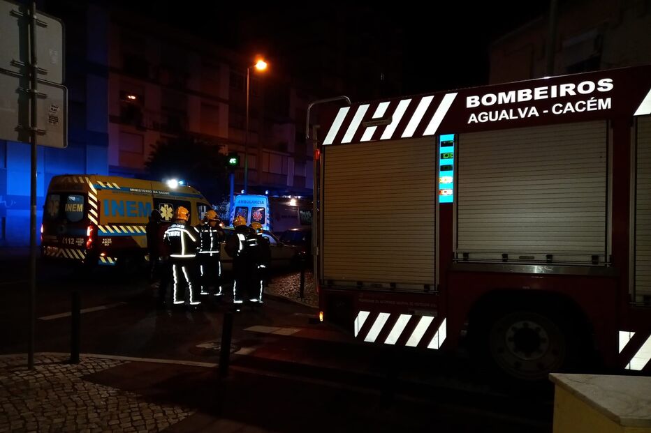 Dois jovens intoxicados por fogareiro dentro de quarto em Sintra