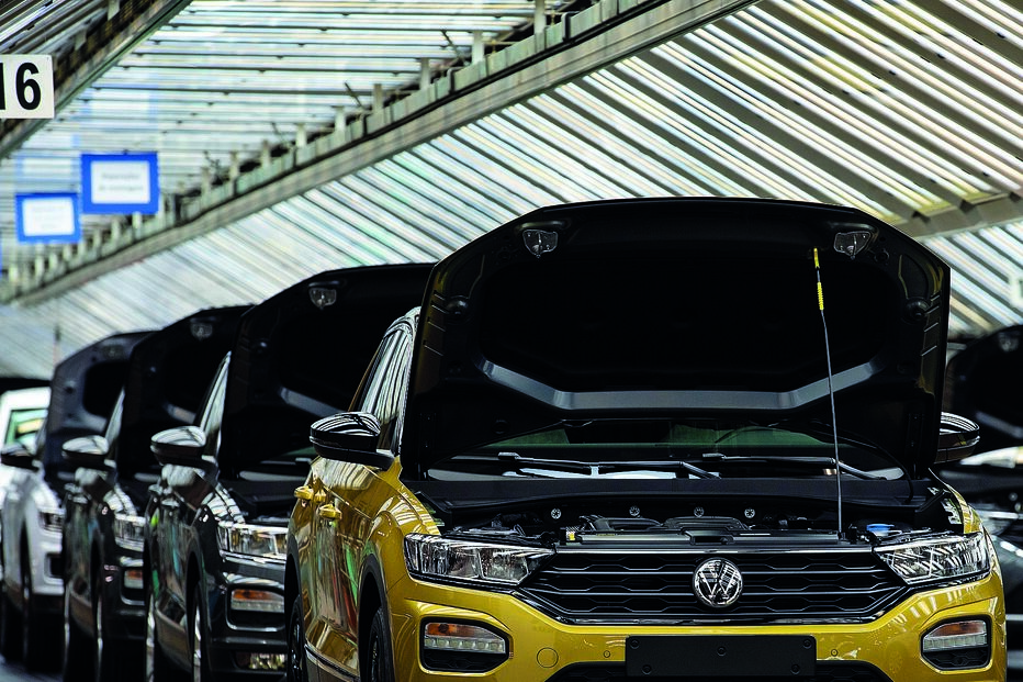 Segmento dos ligeiros foi o mais afetado pela crise, com as vendas a registarem um recuo de 89 mil veículos 