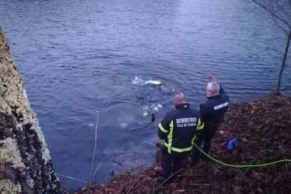 Bombeiros procuram vítima após GNR encontrar mota sem matrícula no rio Caima em Vale da Cambra
