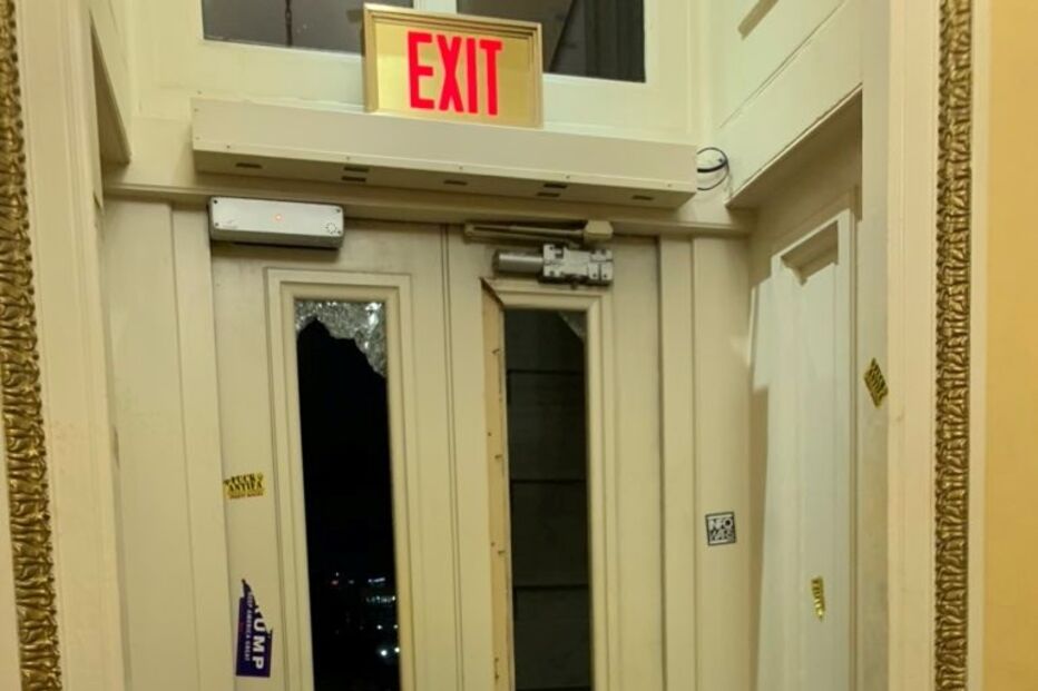 O caos no Capitólio após invasão dos apoiantes de Donald Trump