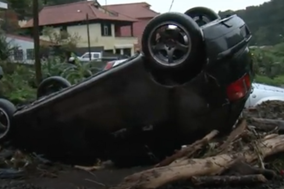 Mau tempo provoca destruição na Madeira		