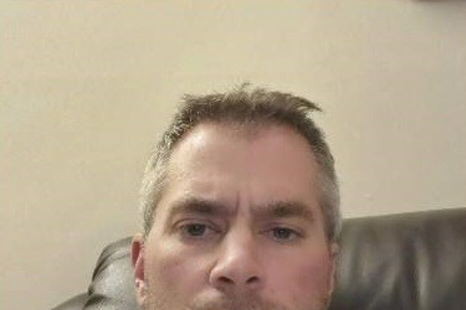 Brian D. Sicknick tinha 42 anos e era apoiante de Trump. Morreu após ser agredido a defender o Capitólio de invasão