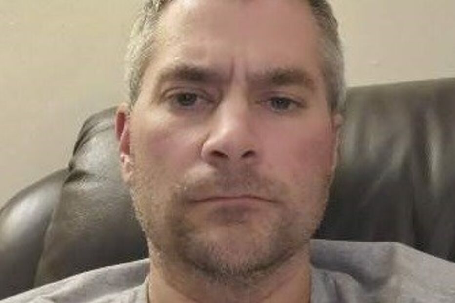 Brian D. Sicknick tinha 42 anos e era apoiante de Trump. Morreu após ser agredido a defender o Capitólio de invasão