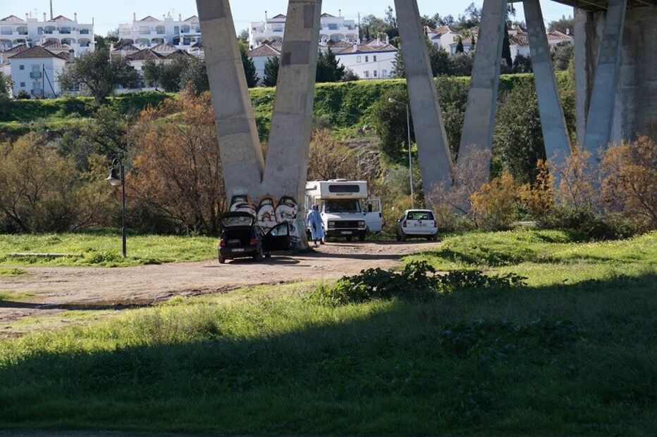 Homem encontrado morto dentro de autocaravana em Tavira   