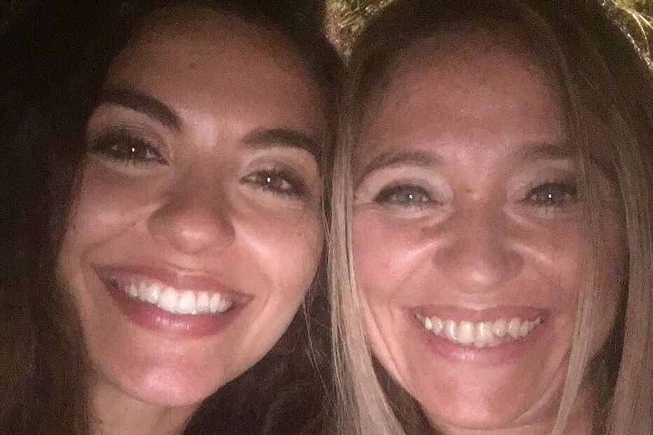 Sara sempre manteve uma relação muito próxima com a mãe, Felisbela Dias  