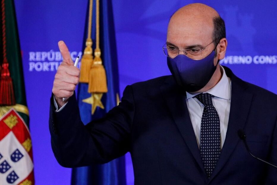 Ministro Siza Vieira anunciou as medidas de apoio à economia e às famílias   