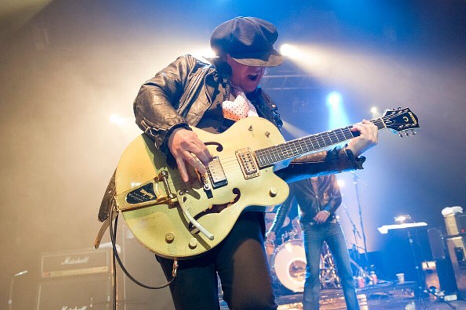 Guitarrista Sylvain Sylvain da banda New York Dolls morre aos 69 anos