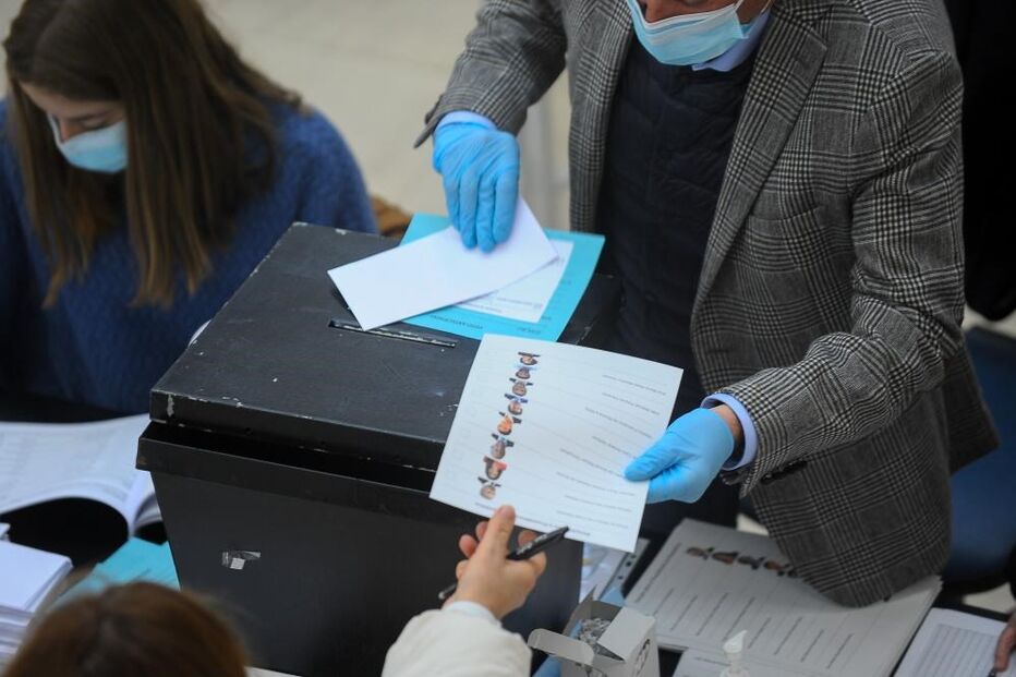 Portugueses exercem direito de voto antecipado para as eleições presidenciais