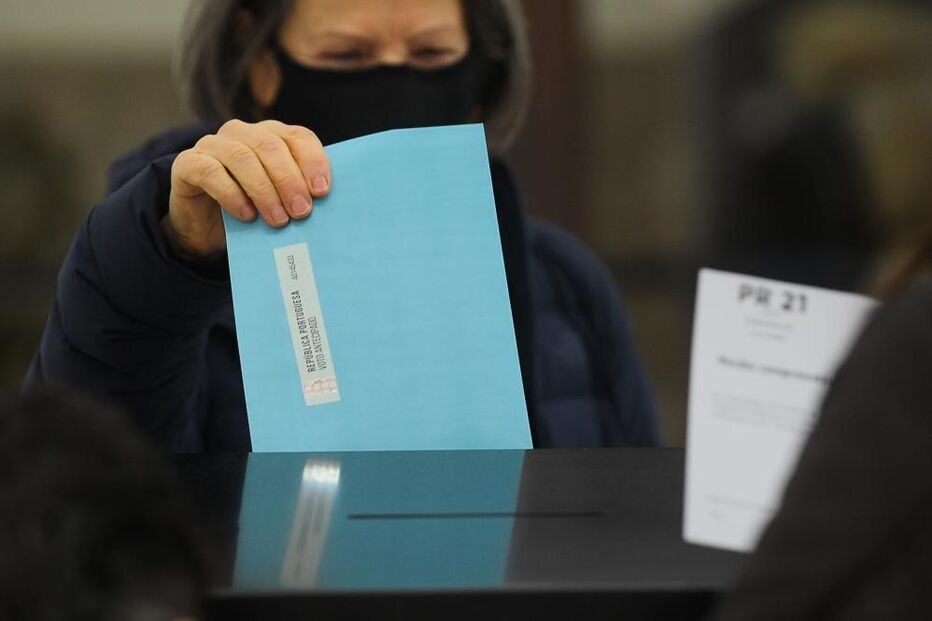 Portugueses exercem direito de voto antecipado para as eleições presidenciais