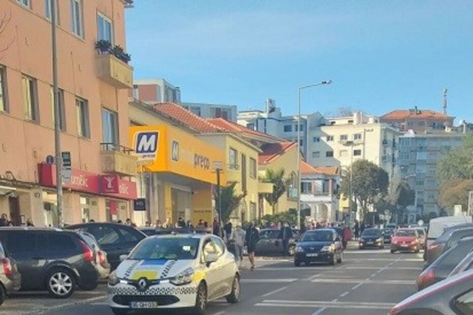 Longas filas para votar nas presidenciais em Sintra