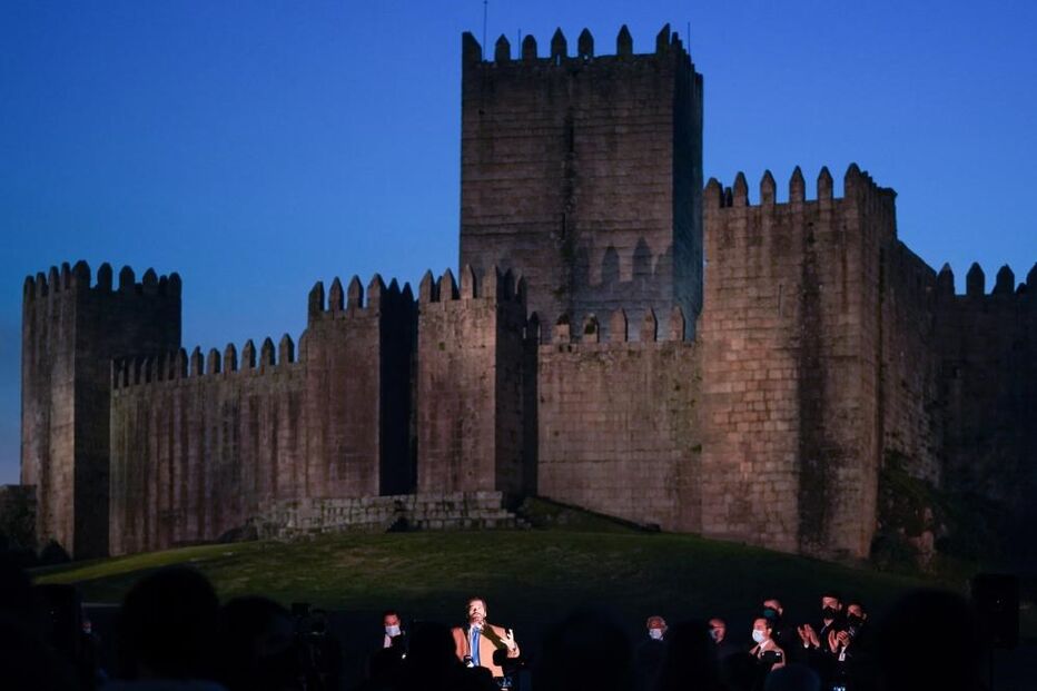 Guimarães transforma-se em campo de batalha verbal entre apoiantes de André Ventura e 