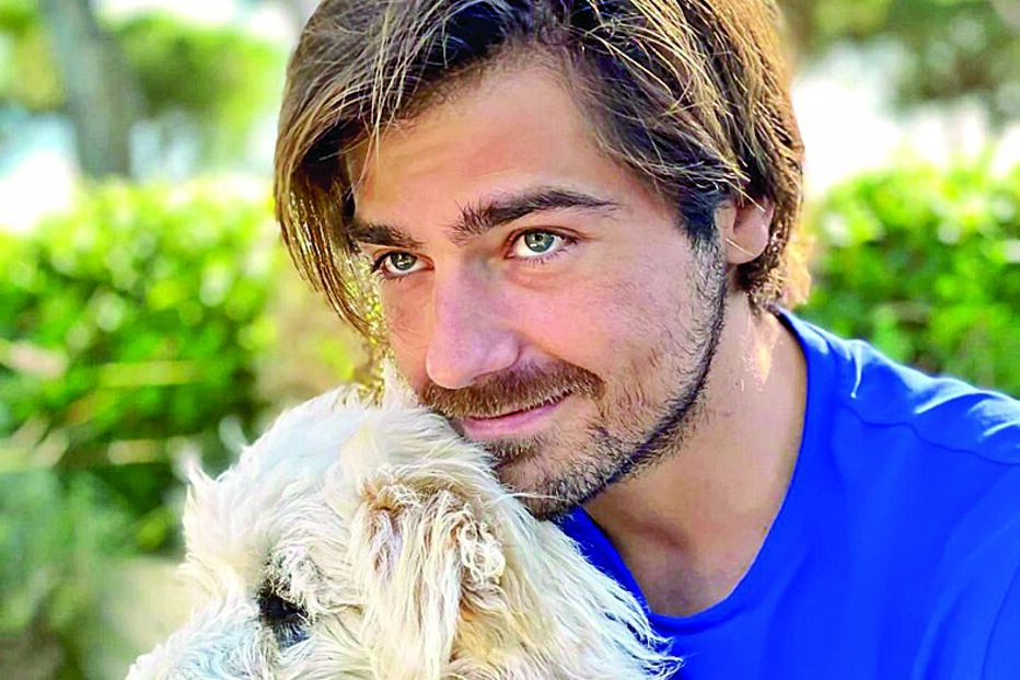 Kelly e Lourenço com a pequena Lua, recentemente adotada 