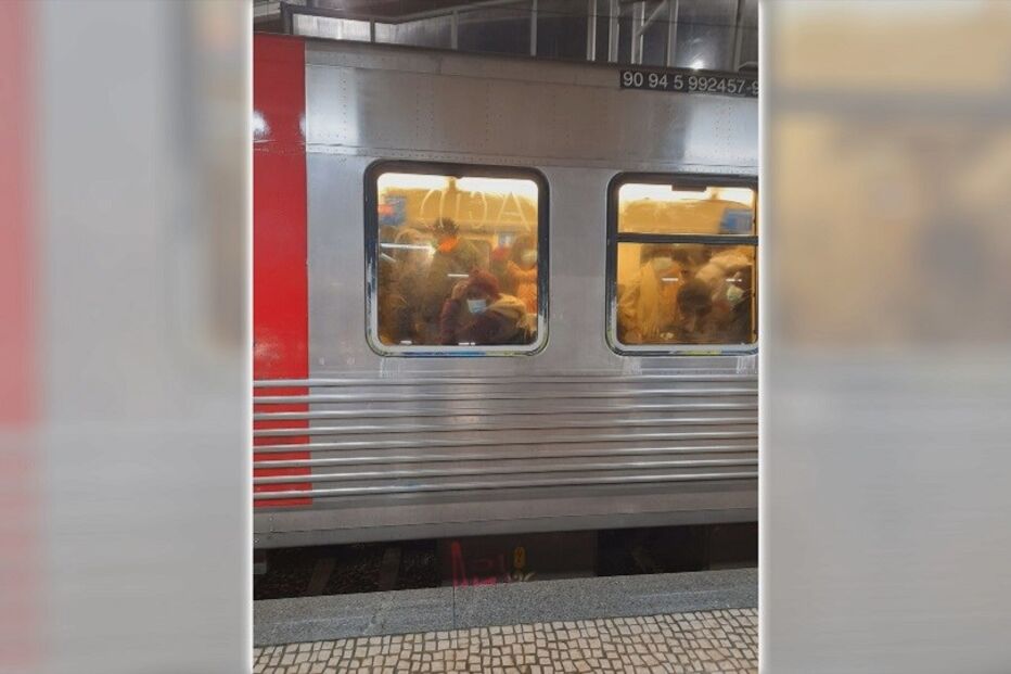  Utentes denunciam comboios lotados e falta de condições de segurança