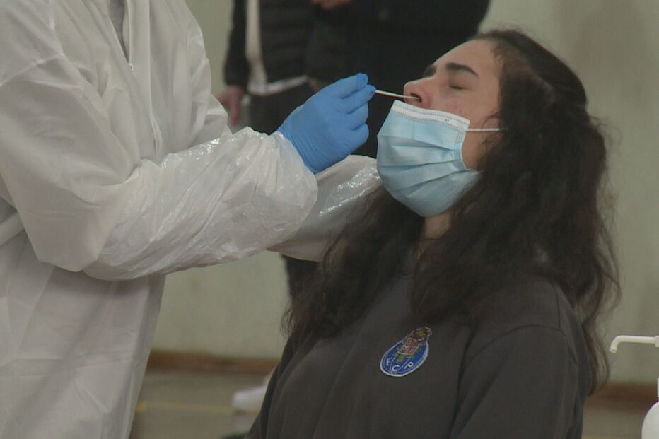 Escolas promovem realização de testes à Covid-19