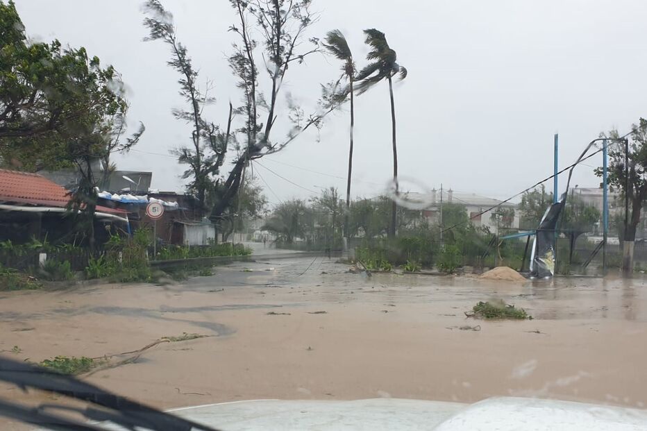 Ciclone Eloise faz pelo menos três mortos na cidade da Beira em Moçambique
