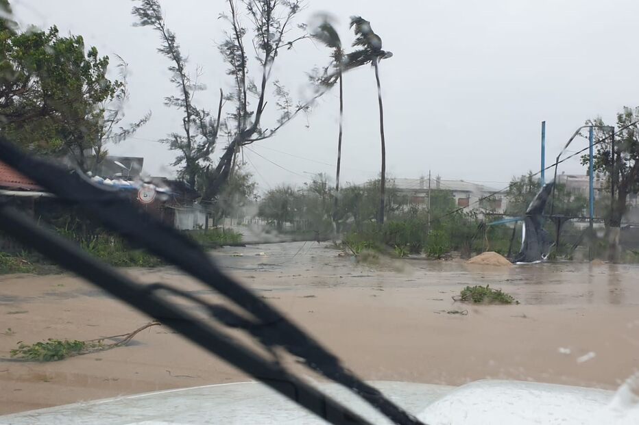 Ciclone Eloise faz pelo menos três mortos na cidade da Beira em Moçambique