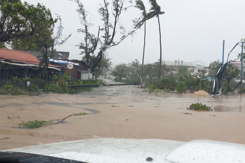 Ciclone Eloise faz pelo menos três mortos na cidade da Beira em Moçambique
