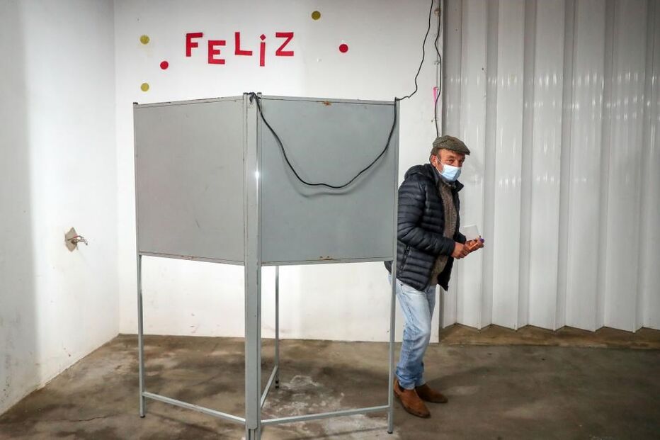 Portugueses vão às urnas para escolher o próximo presidente da República