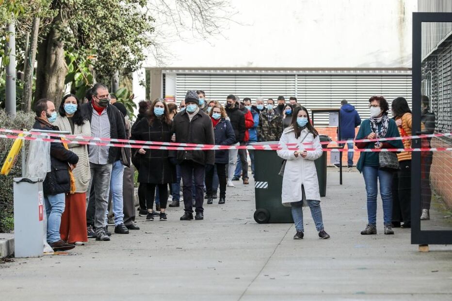 Portugueses vão às urnas para escolher o próximo presidente da República	