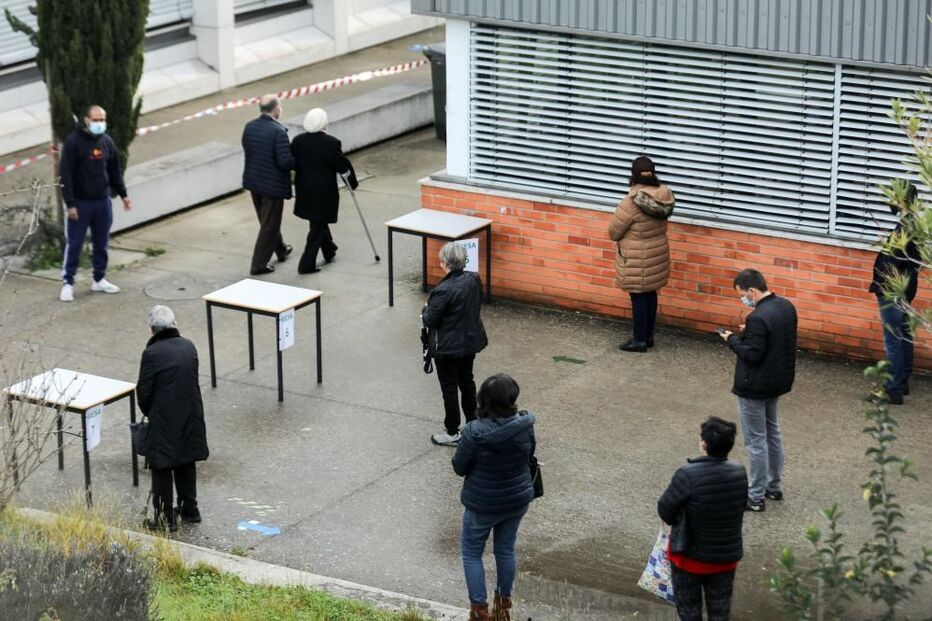 Portugueses vão às urnas para escolher o próximo presidente da República