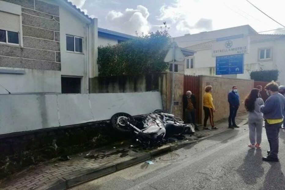 Motociclista ferido em despiste aparatoso em Famalicão