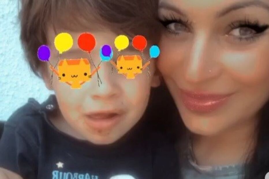 Alexandra Ferreira e o filho Brian