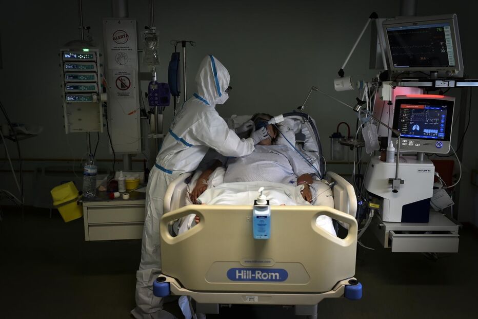 Número de internamentos em enfermarias e cuidados intensivos continuam a bater recordes