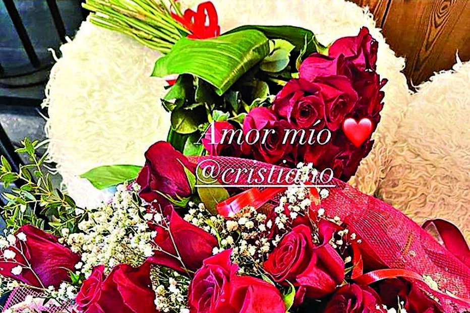 Modelo espanhola completou 27 anos e partilhou registos da surpresa preparada pelo craque português 